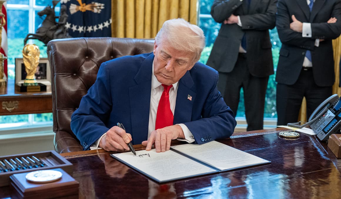 Trump signs executive order to ‘Make America’s Showers Great Again’