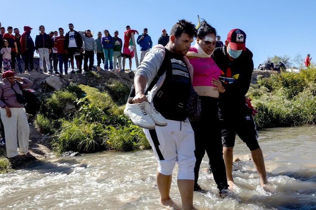 Texas AG accuses Catholic nonprofit of helping migrants illegally cross border