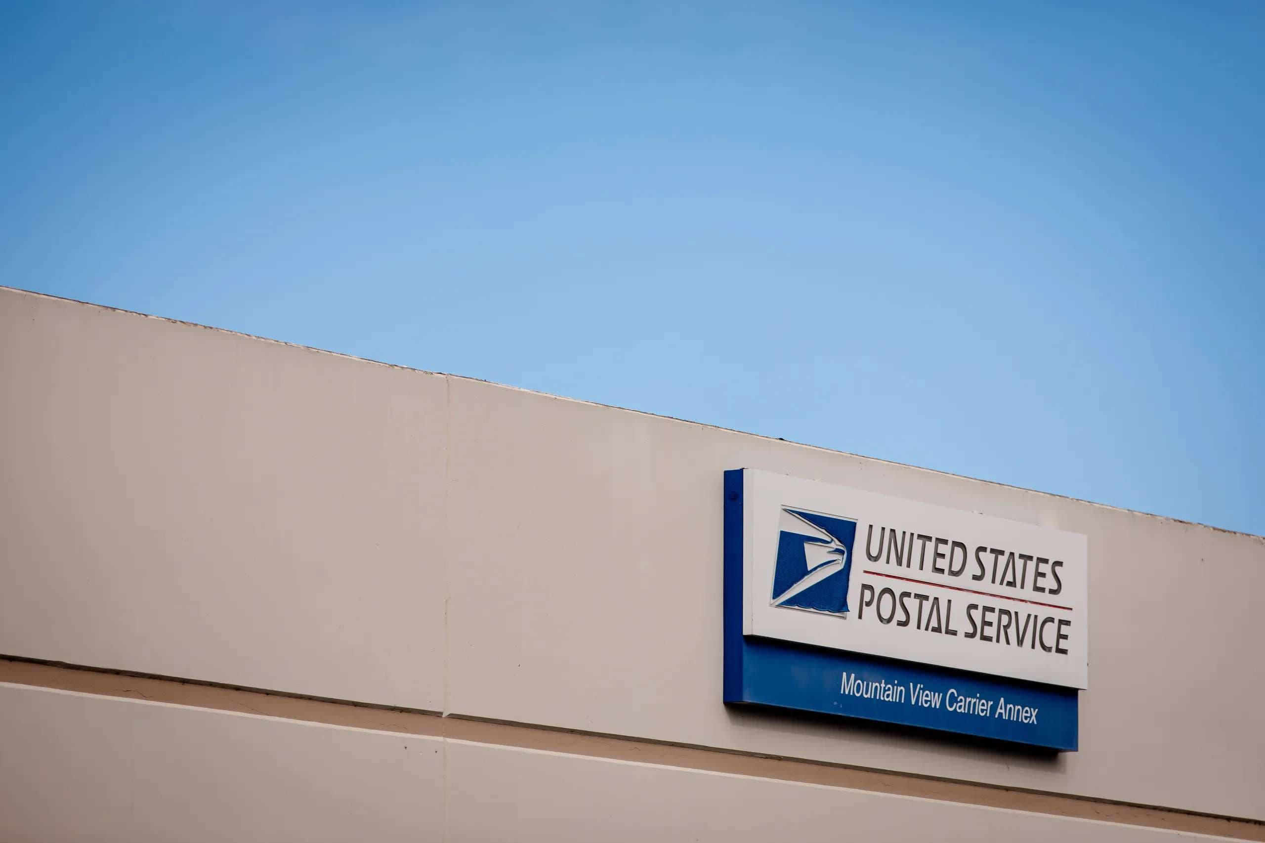 USPS chief plans to withhold ballot delivery from states that defy Trump election order