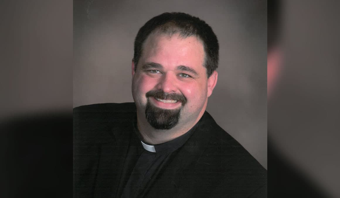Man charged with assault after attacking Minnesota Catholic pastor