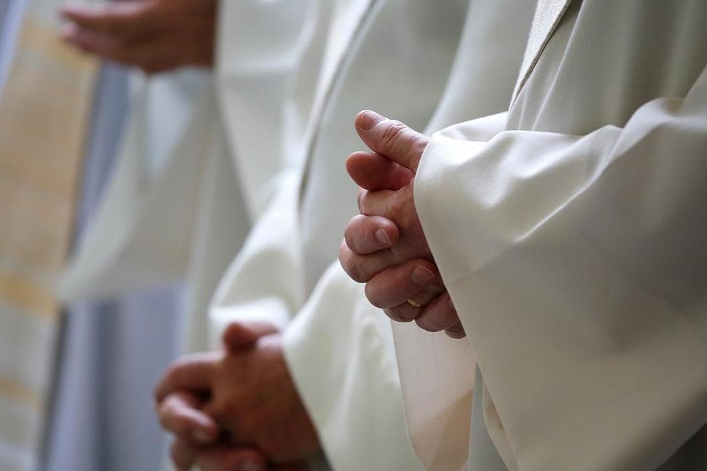 Religious worker visa crisis prompts bipartisan response in Congress