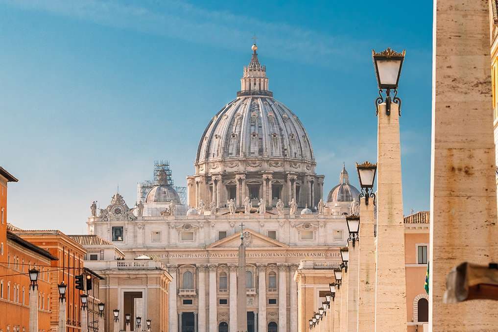 Mall of America to exhibit largest collection of papal artifacts outside Rome