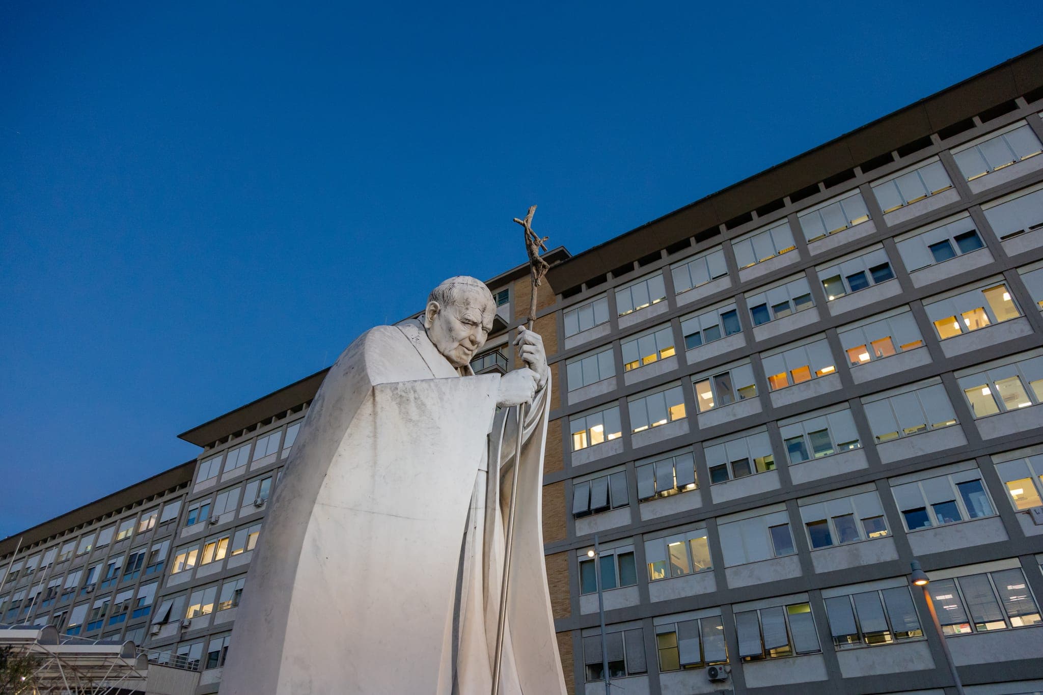 Pope Leo speaks on phone with Putin from hospital, calls for ceasefire in Oleshky