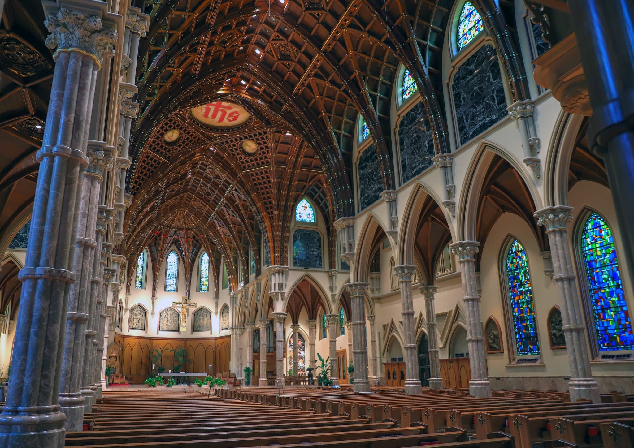 Chicago archdiocese informs 10 churches of abuse allegations against 2 retired priests
