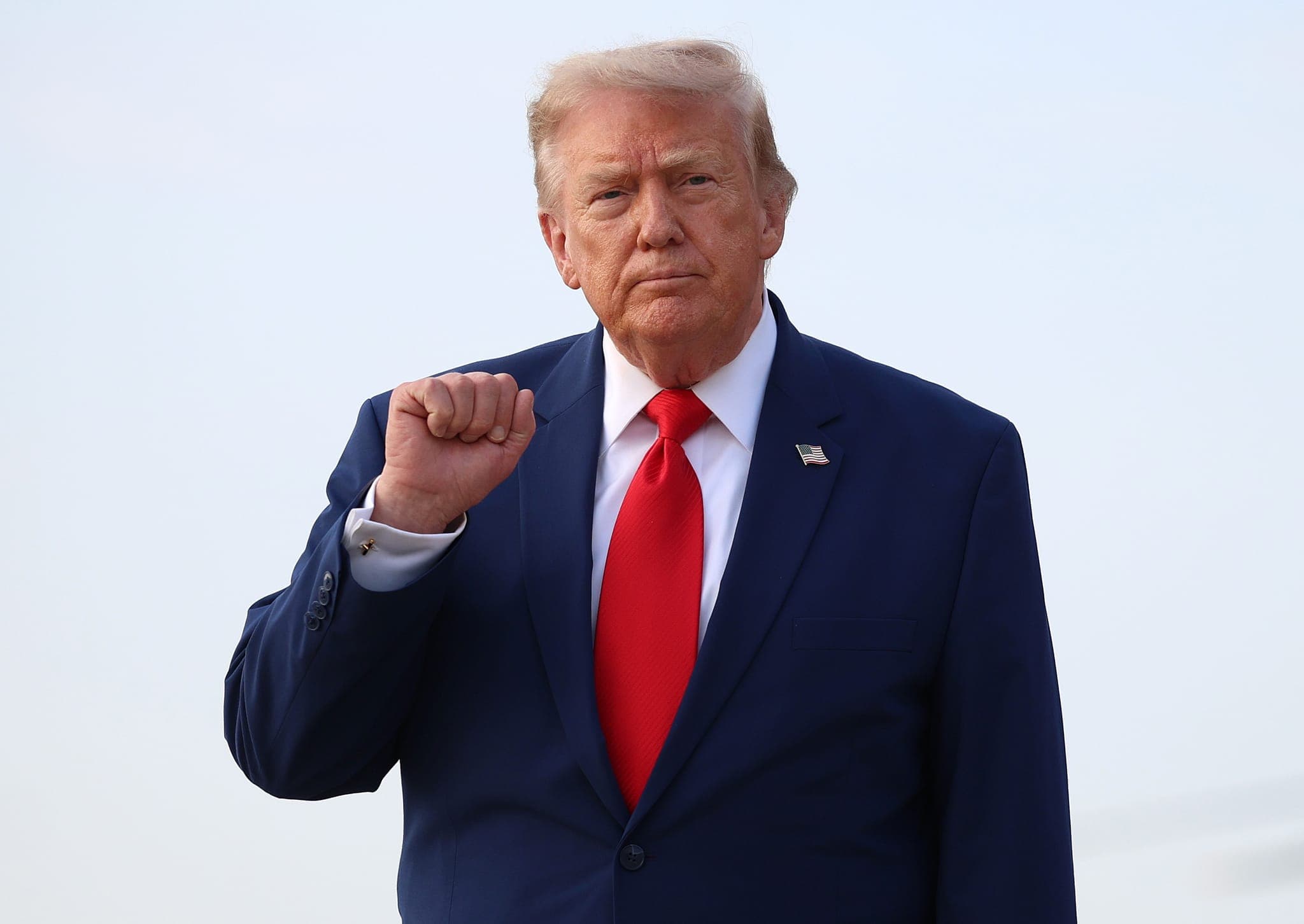 Trump plans White House honor for teen lifeguard who saved boy from towering waves