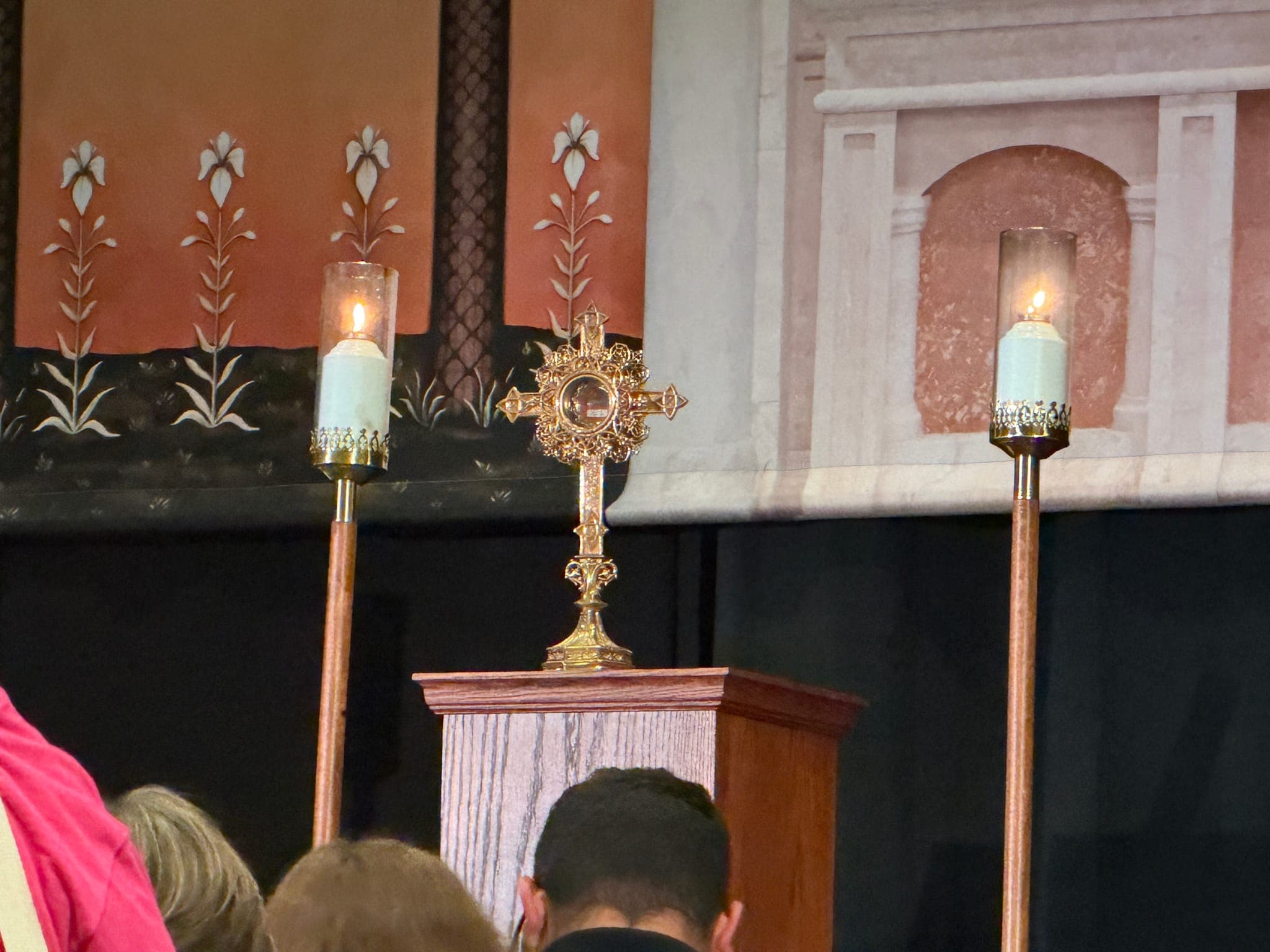 Peoria bishop presents Pope Leo with relic of Blessed Fulton Sheen