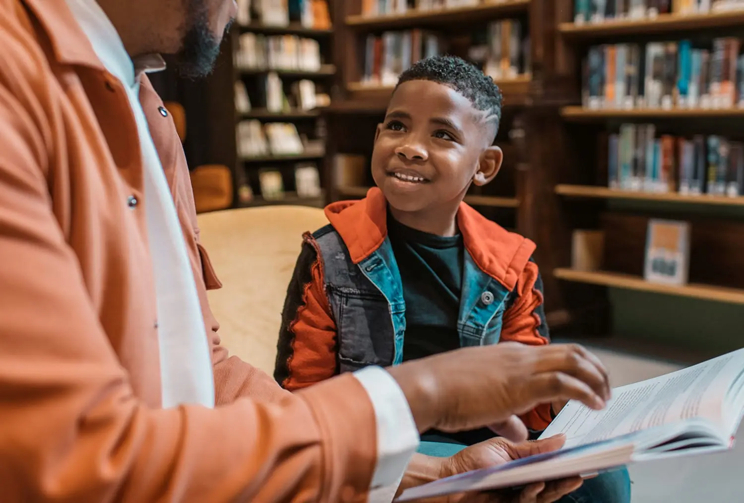 5 reasons you should take your kids to the library — and how to do it!