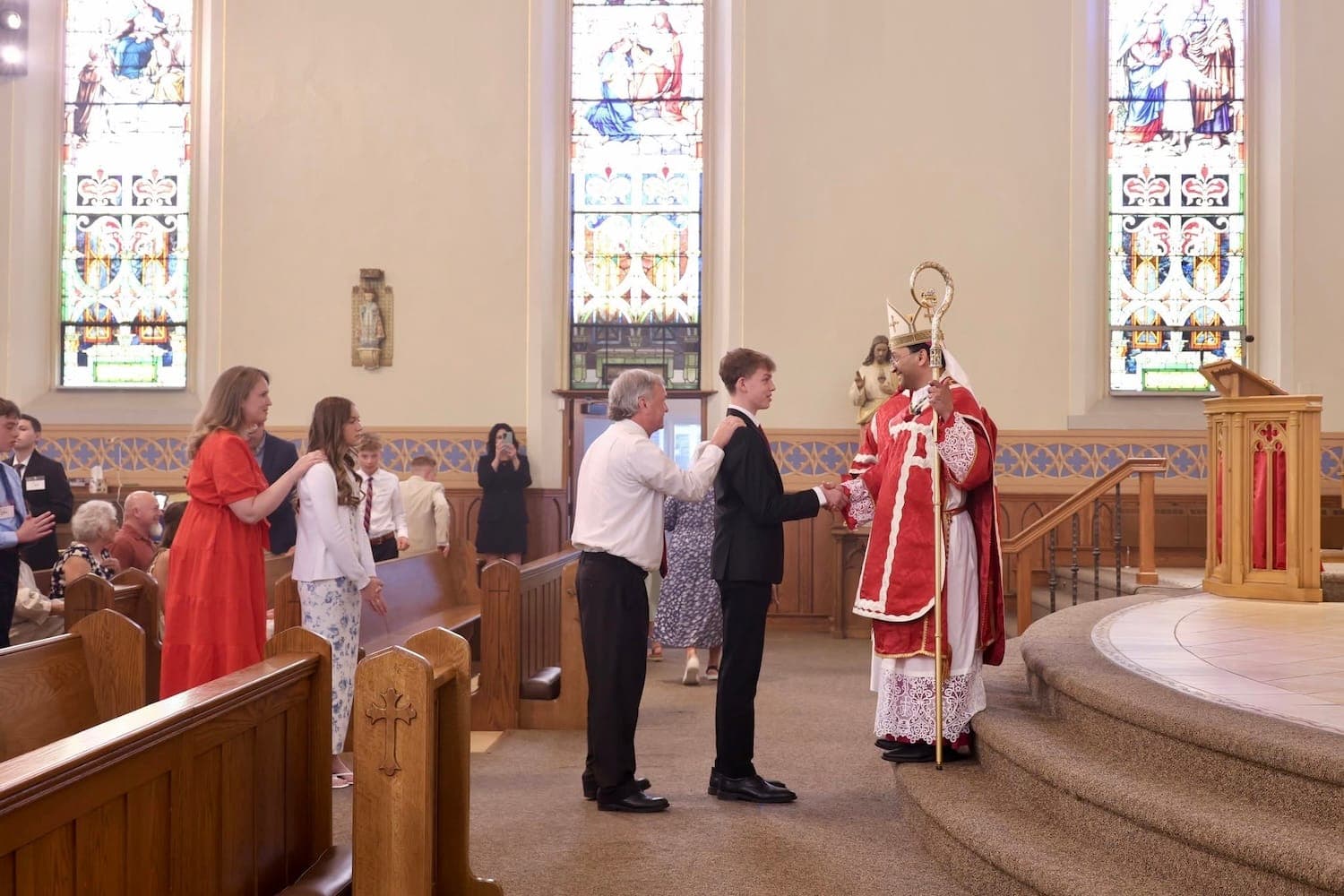More than 1,300 enter Catholic Church in Ohio diocese