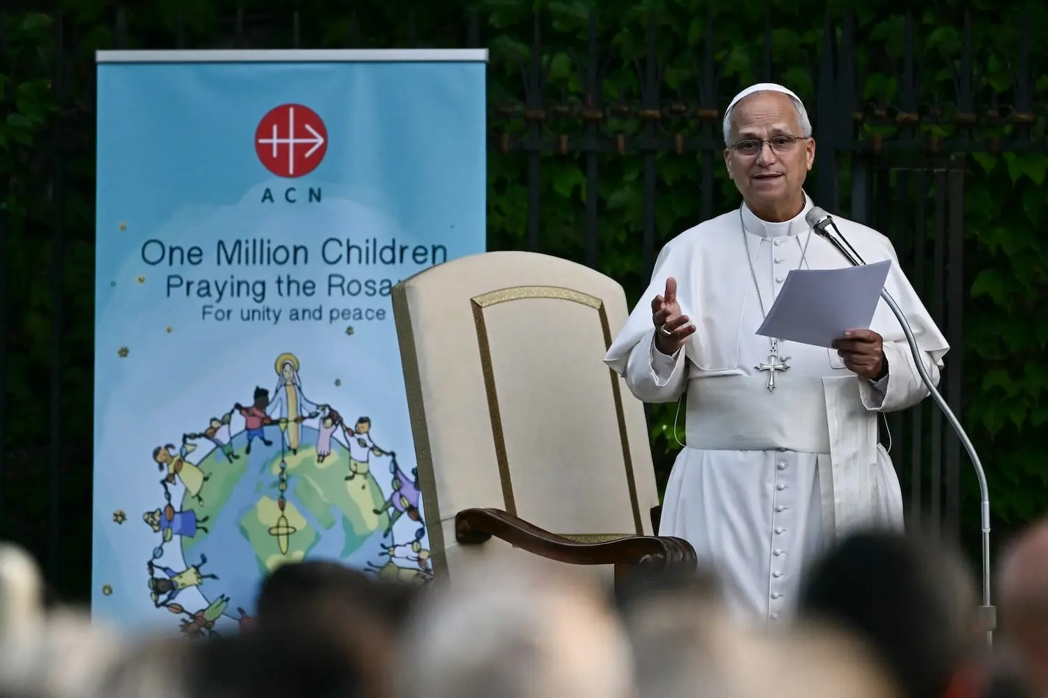 Pope Leo prays Rosary with children as global prayer for peace begins