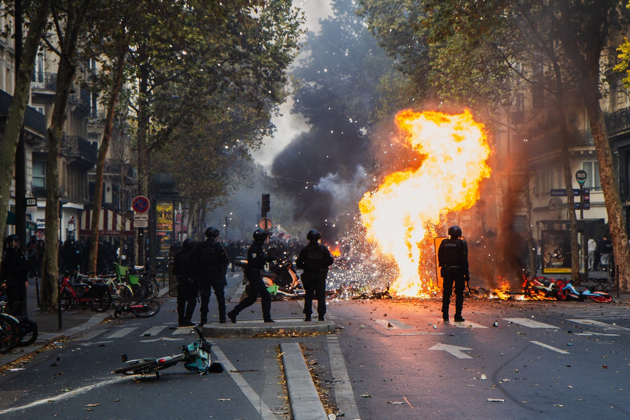 Trump sounds the alarm on Democrats’ open borders as Islamo-Marxist riots consume France
