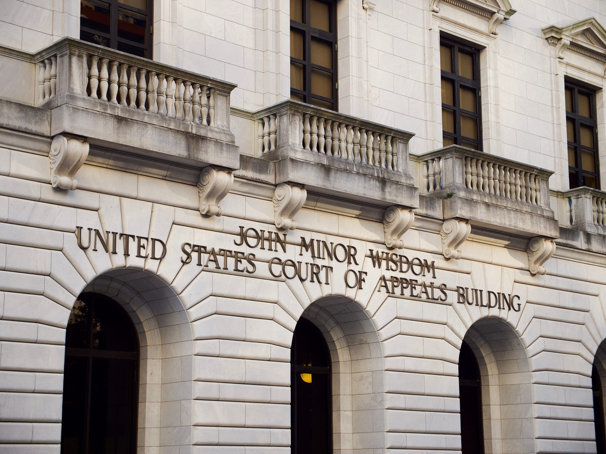 Federal appeals court upholds detention without bond for illegal aliens