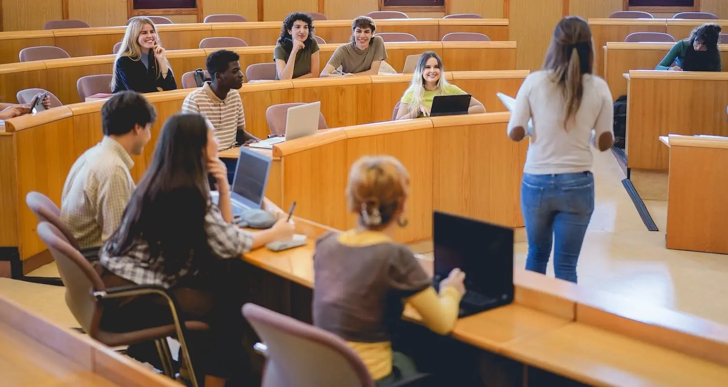 Op-ed: Confidence in college has collapsed — and politics isn’t the only reason