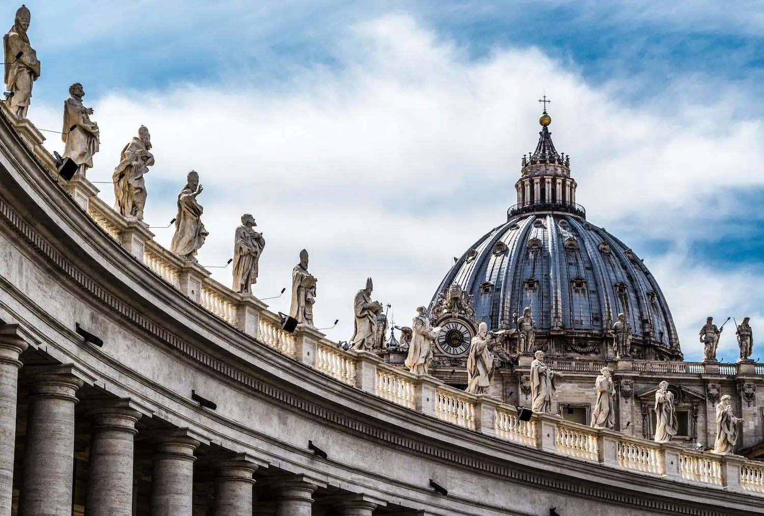 Pope Leo appoints US bishops’ migration chair to lead Illinois diocese